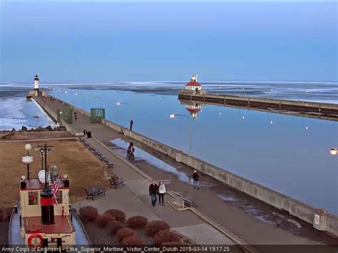 Duluth Harbor Cam: Canal Cam